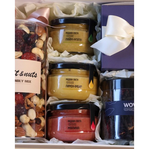 «Затишне чаювання» — подарунковий набір з чаєм, медовою пастою та горіхами — подарунок на День народження або інше свято «Затишне чаювання» — подарунковий набір з чаєм, медовою пастою та горіхами — подарунок на День народження або інше свято